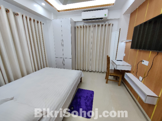 Rent a comfy 3BHK serviced apartment in Bashundhara R/A